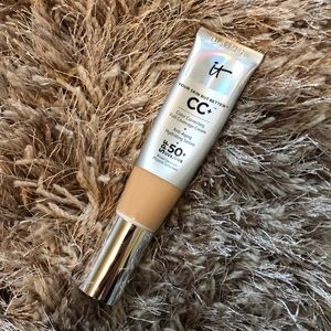 It Cosmetics CC Cream shade Light